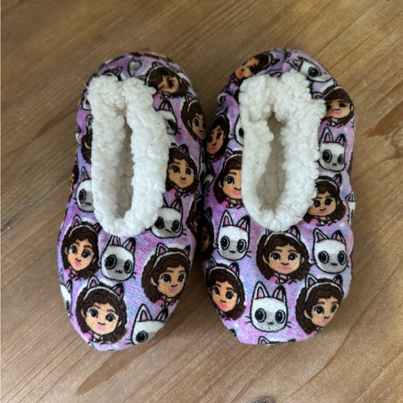 Girls Gabby Dollhouse Slippers size 10-12 - Picture 1 of 5